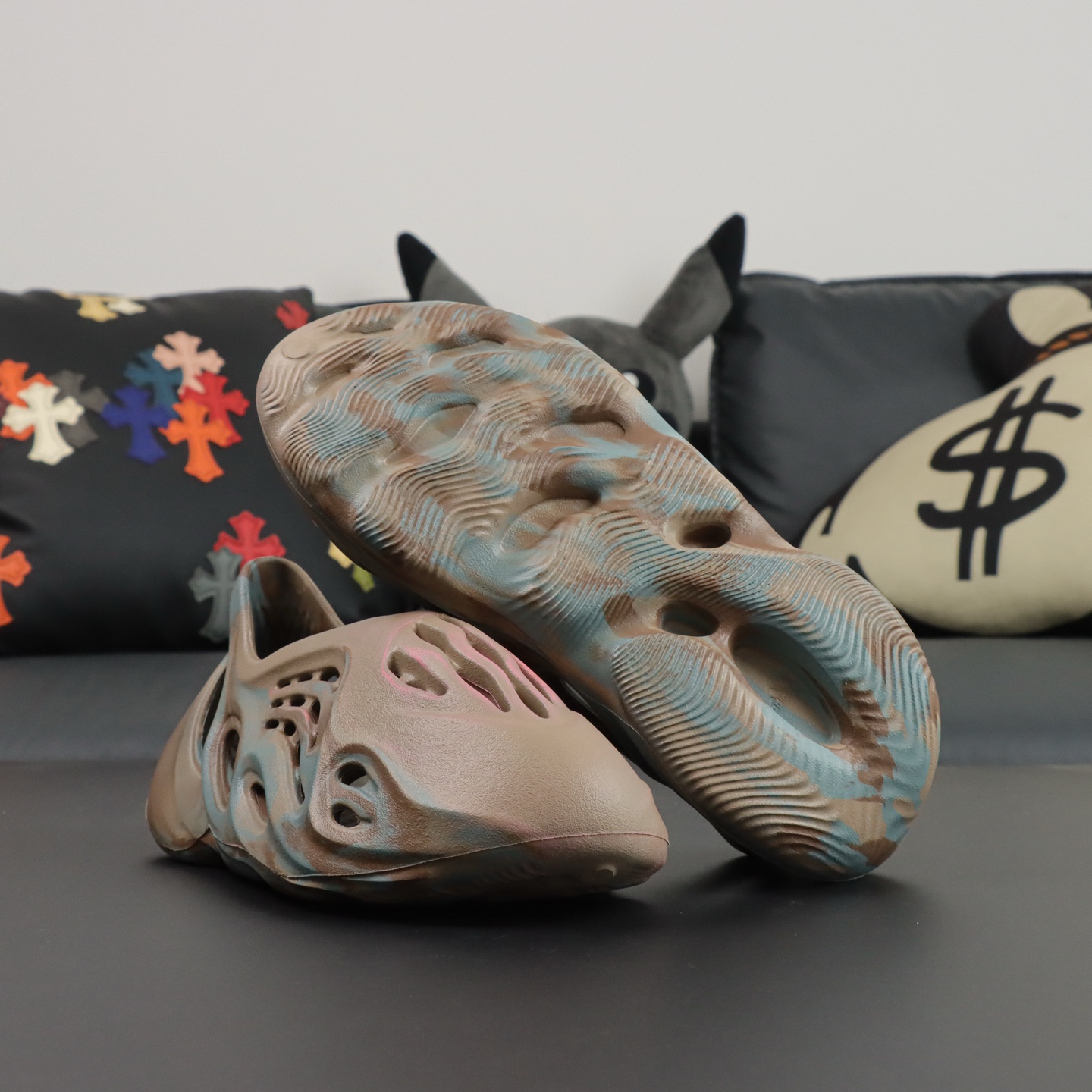 Crocs Yeezy Basic Shoes M