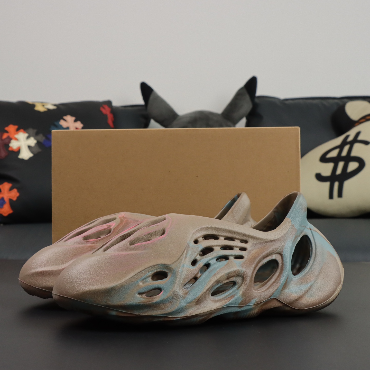 Crocs Yeezy Basic Shoes M