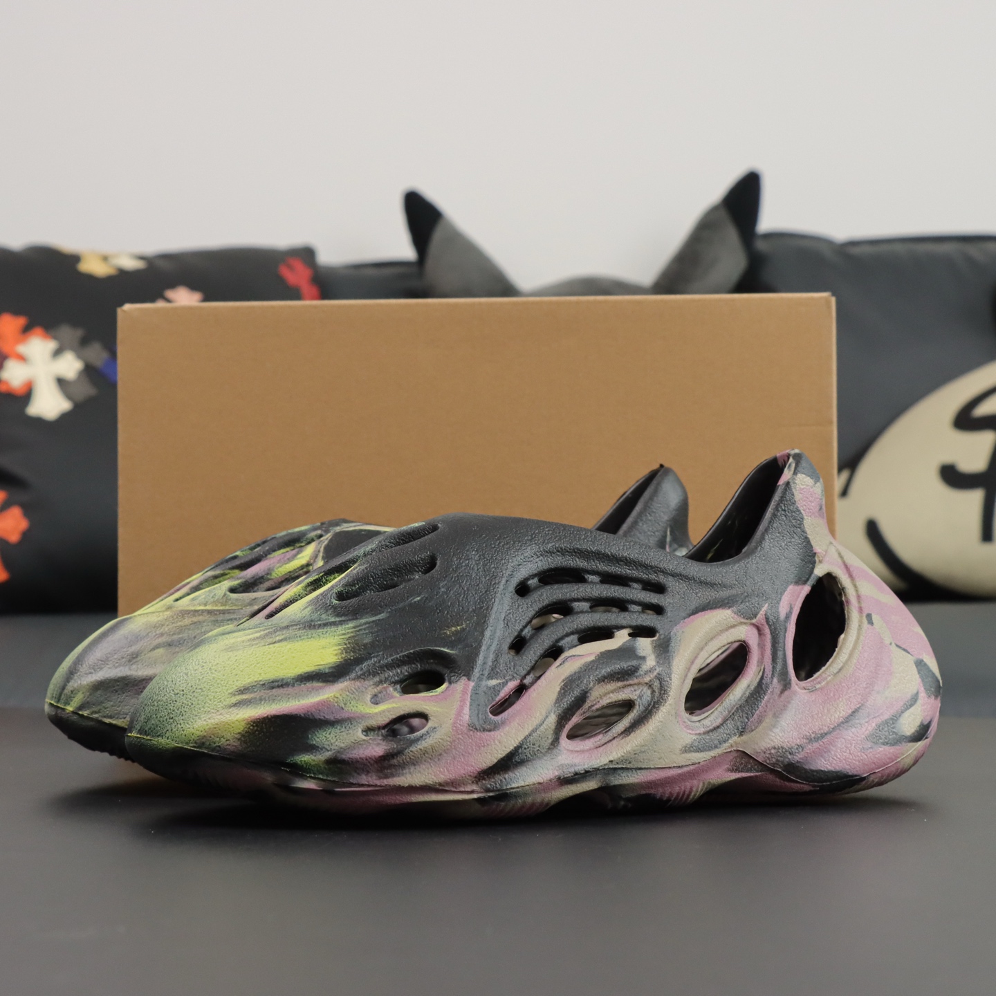 Crocs Yeezy Basic Shoes M