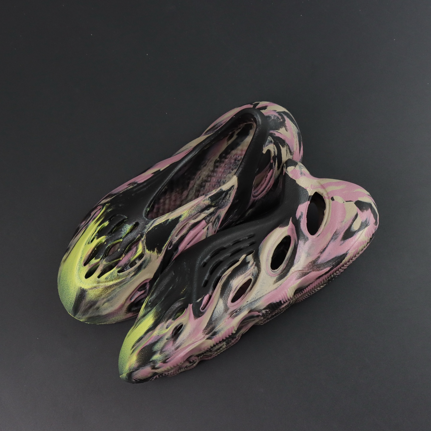 Crocs Yeezy Basic Shoes M