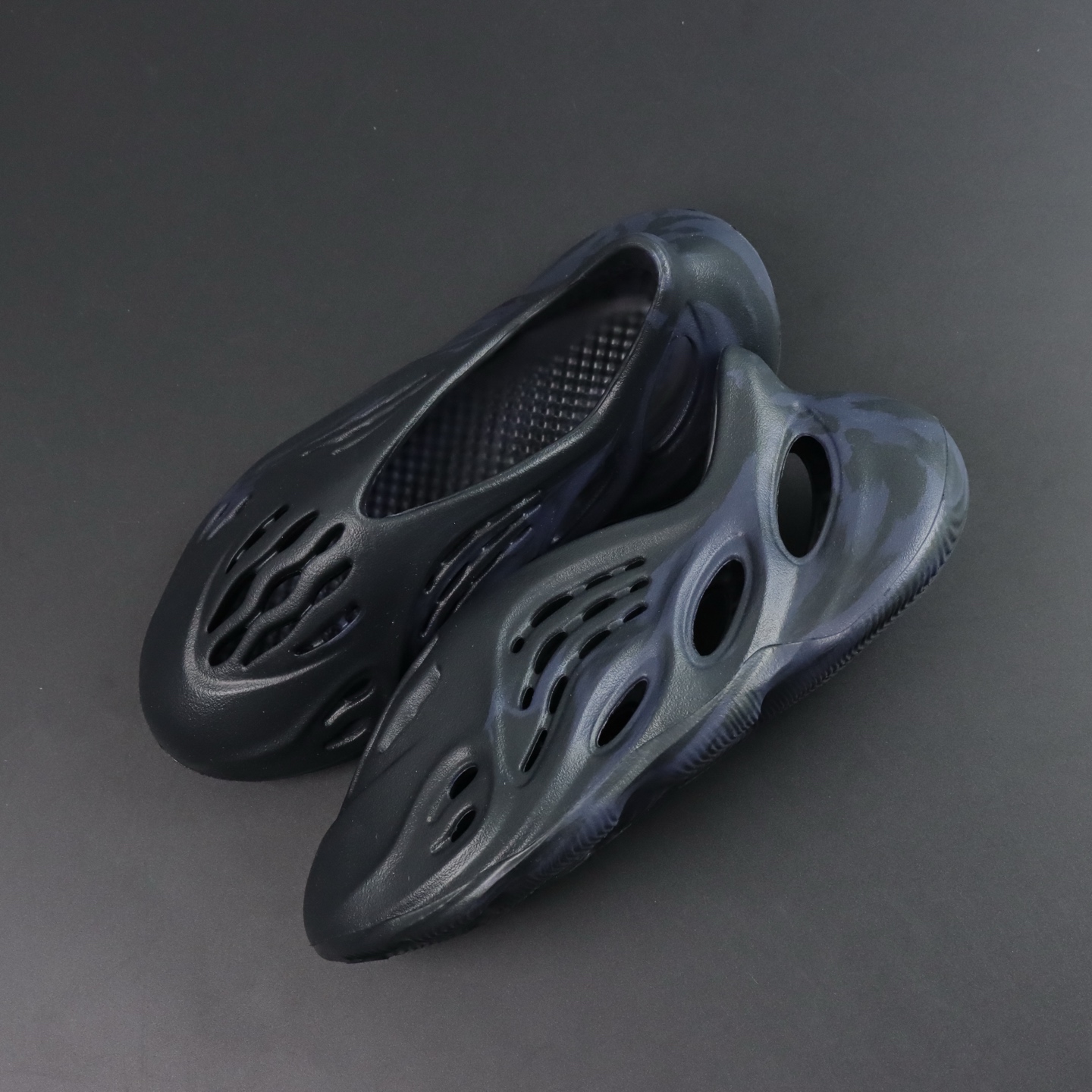 Crocs Yeezy Basic Shoes M