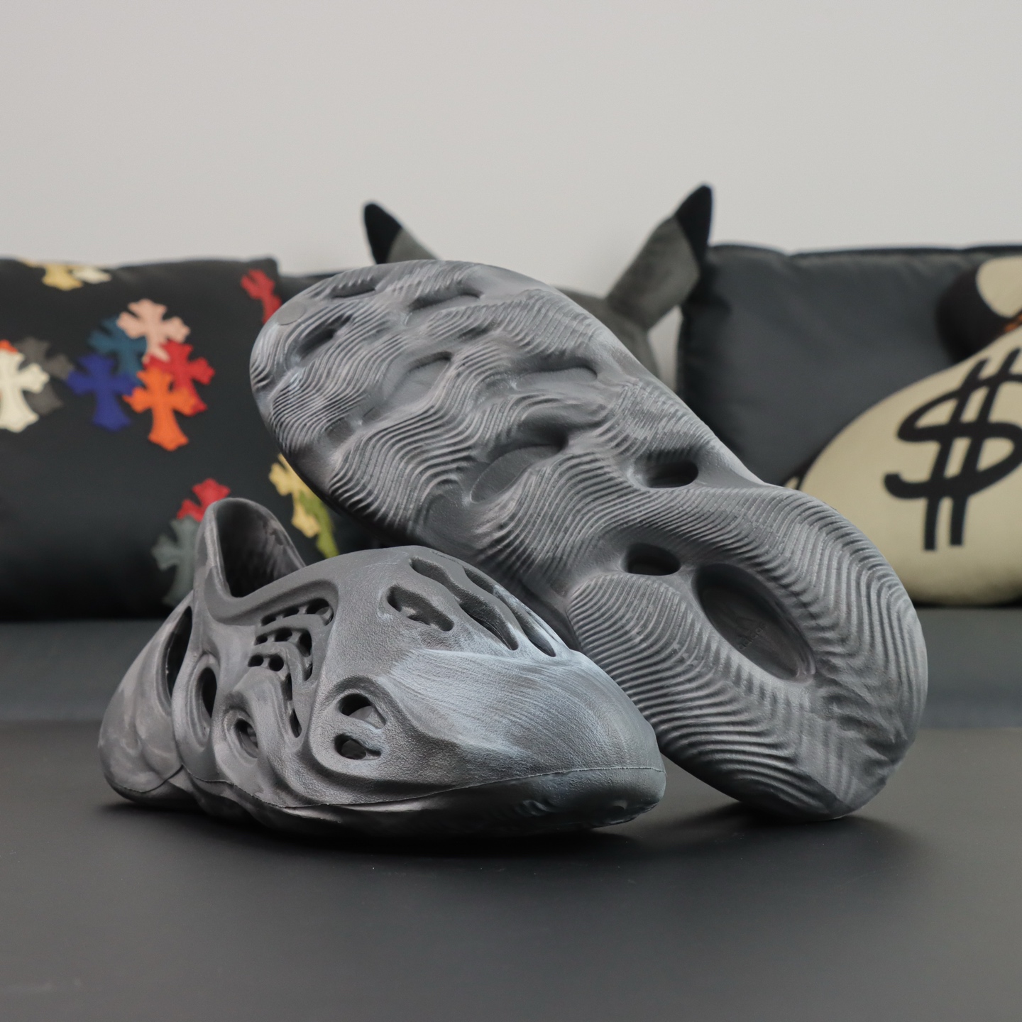 Crocs Yeezy Basic Shoes M