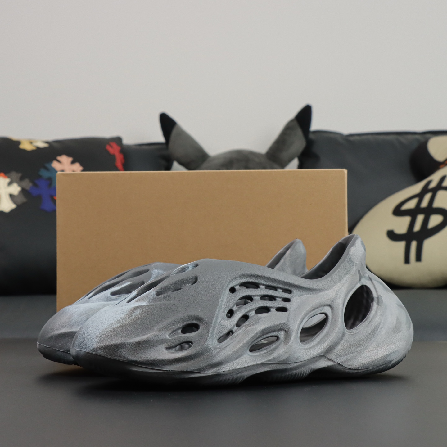 Crocs Yeezy Basic Shoes M