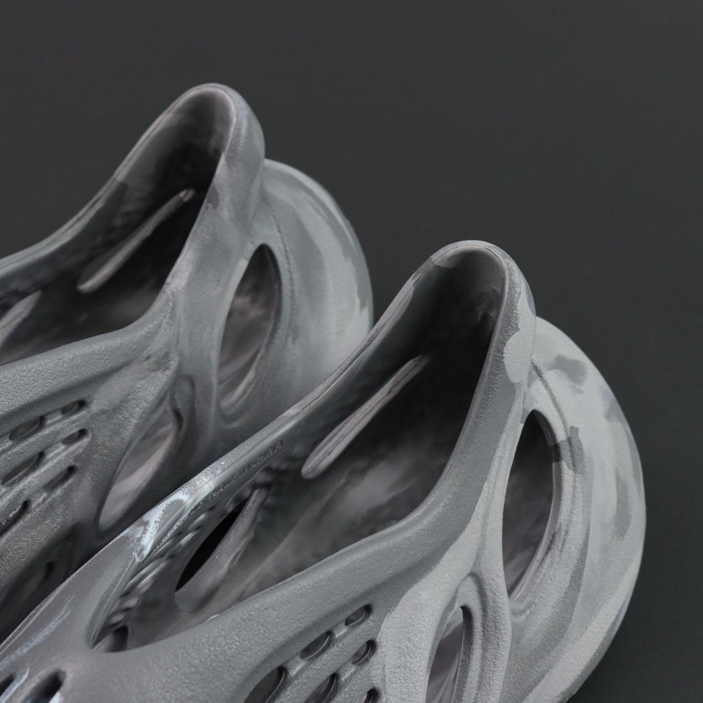 Crocs Yeezy Basic Shoes M