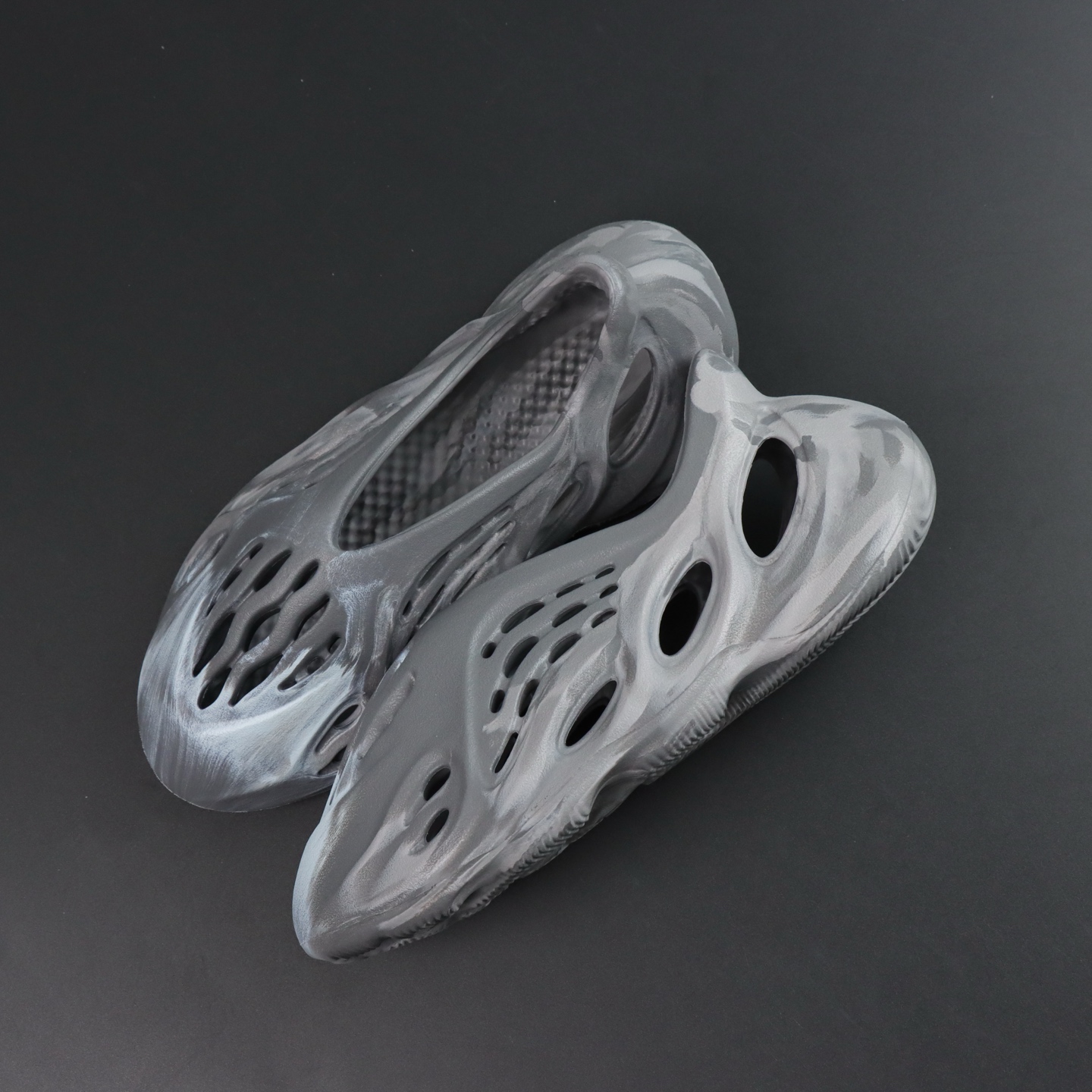 Crocs Yeezy Basic Shoes M