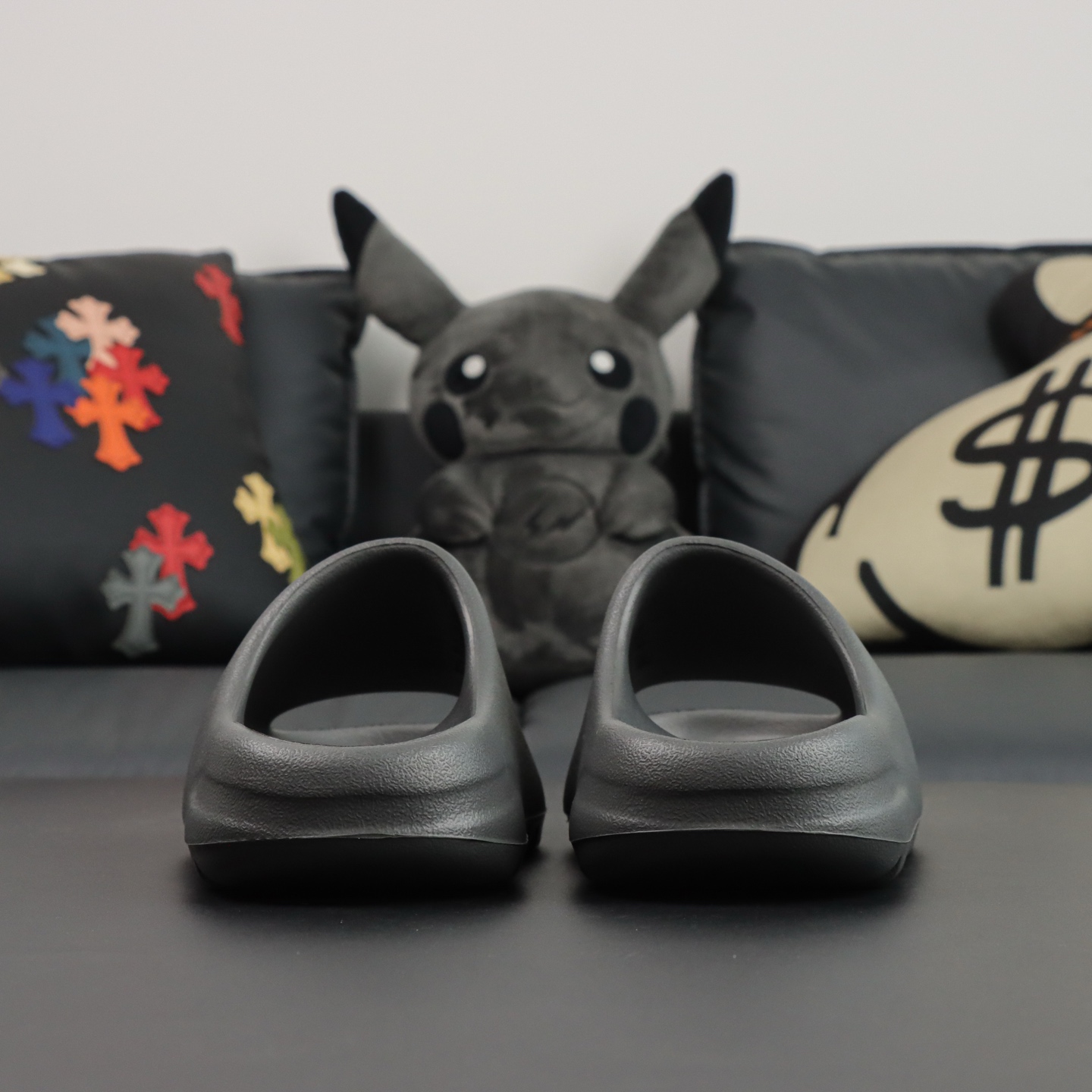 Yeezy Slippers Black L-s