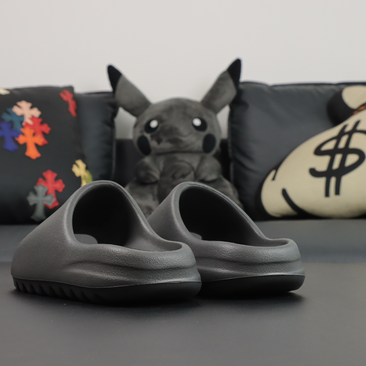 Yeezy Slippers Black L-s