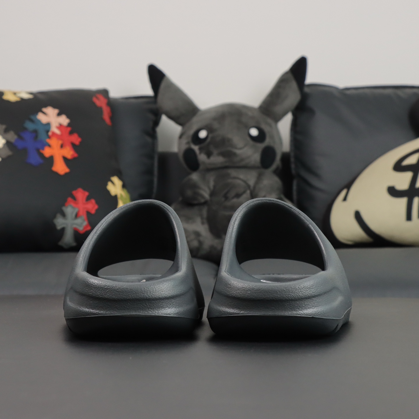 Yeezy Slippers Black L-s