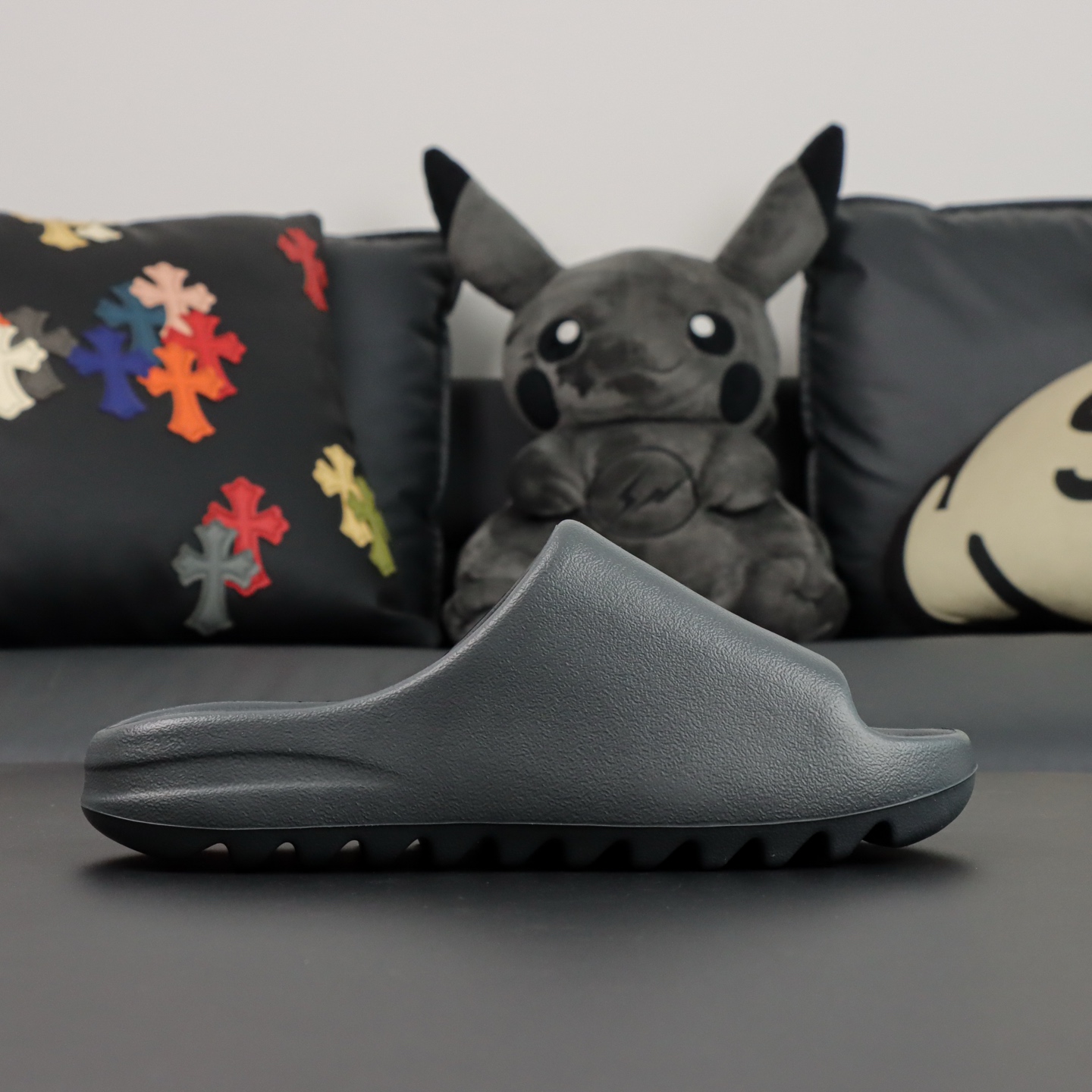 Yeezy Slippers Black L-s