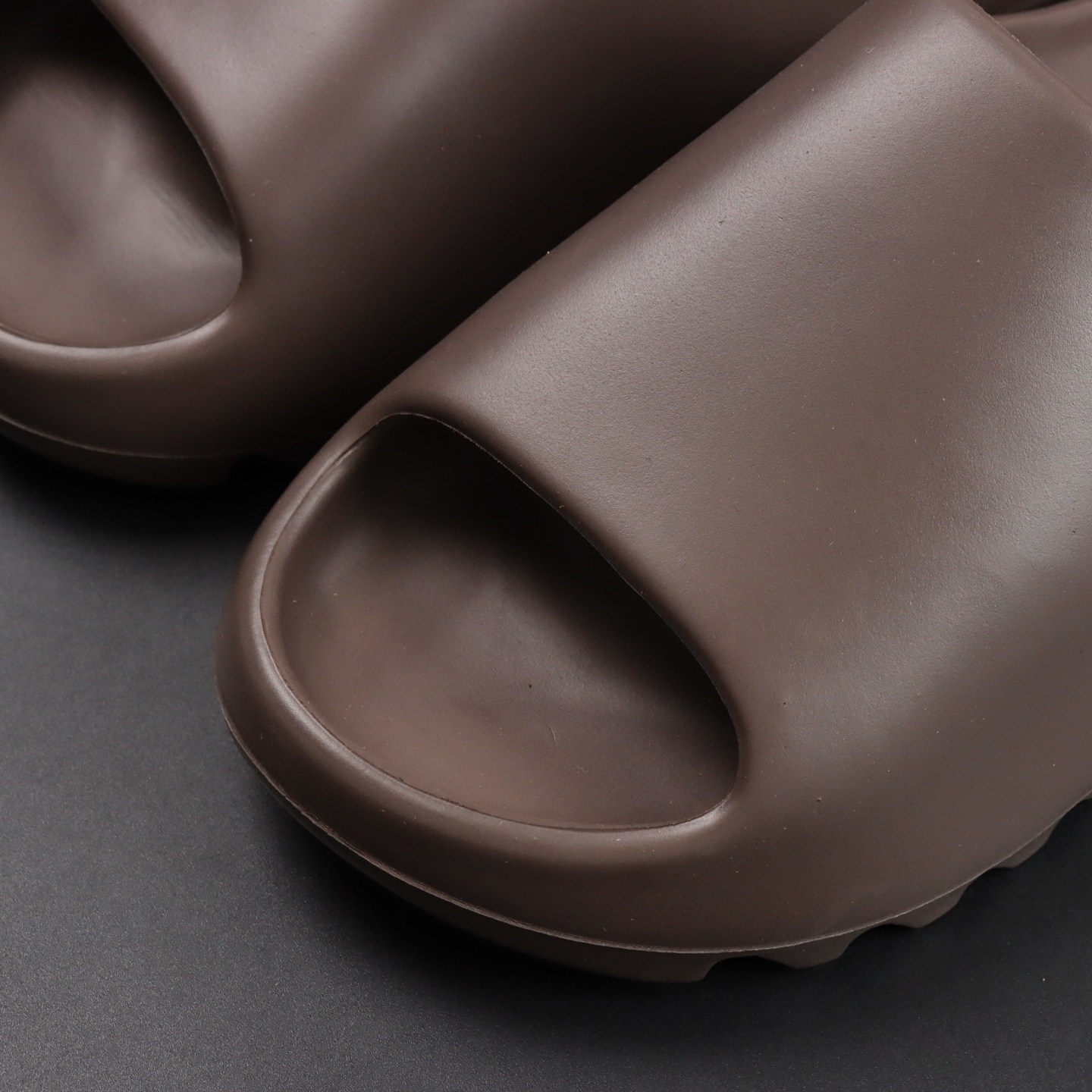 Yeezy Slippers Brown L-s