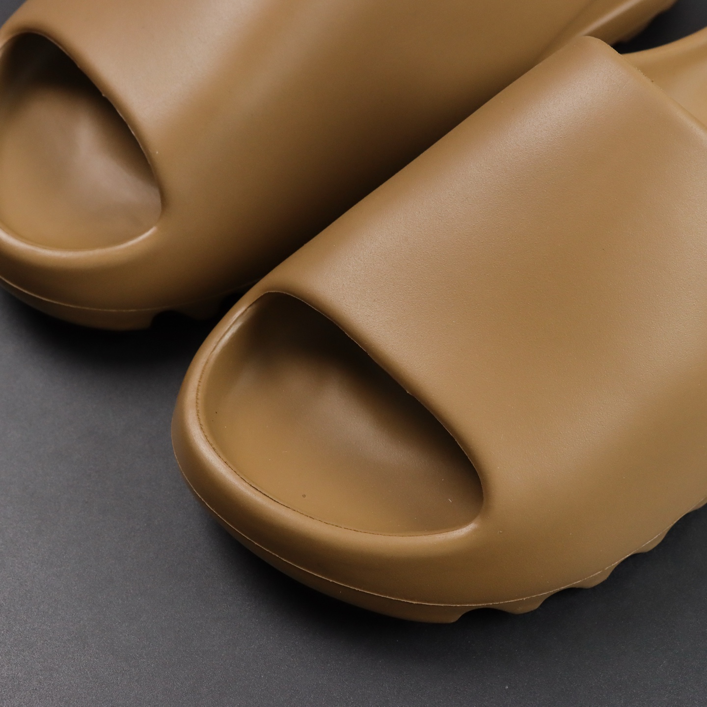 Yeezy Slippers Brown L-s