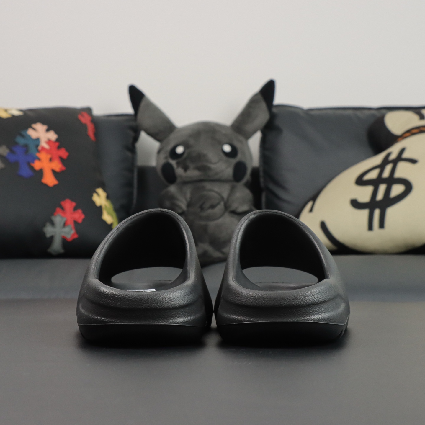 Yeezy Slippers Black L-s
