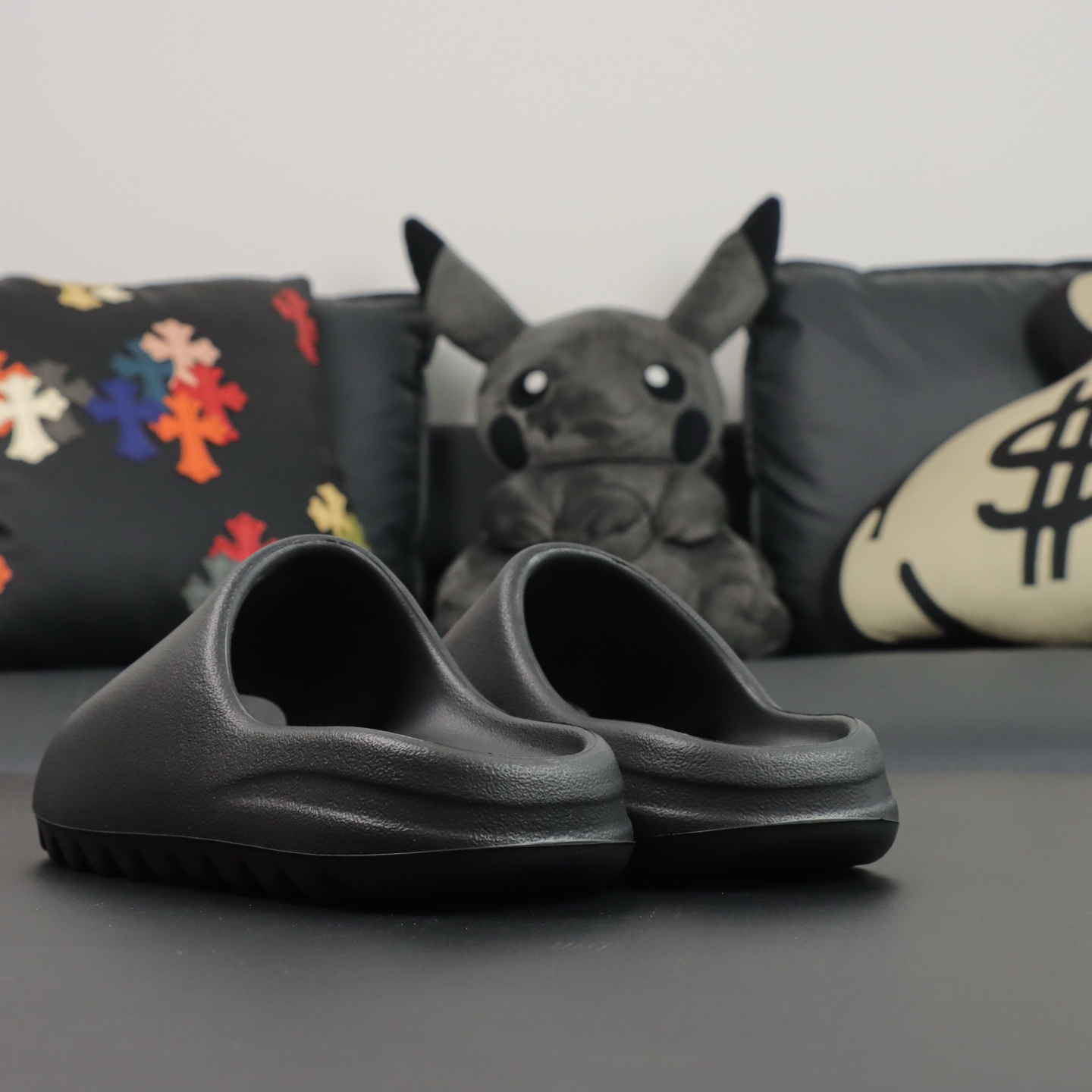 Yeezy Slippers Black L-s