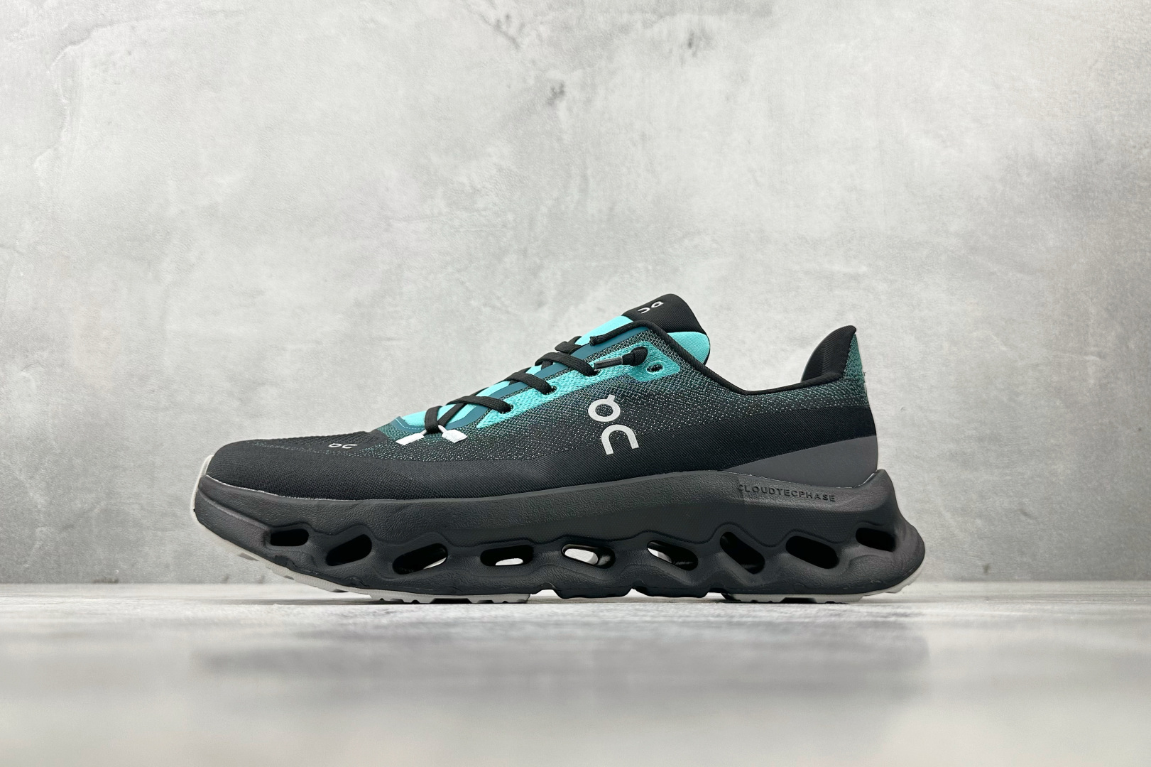 Basic Shoes L