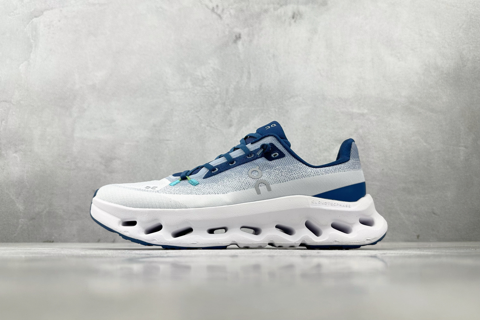 Basic Shoes L