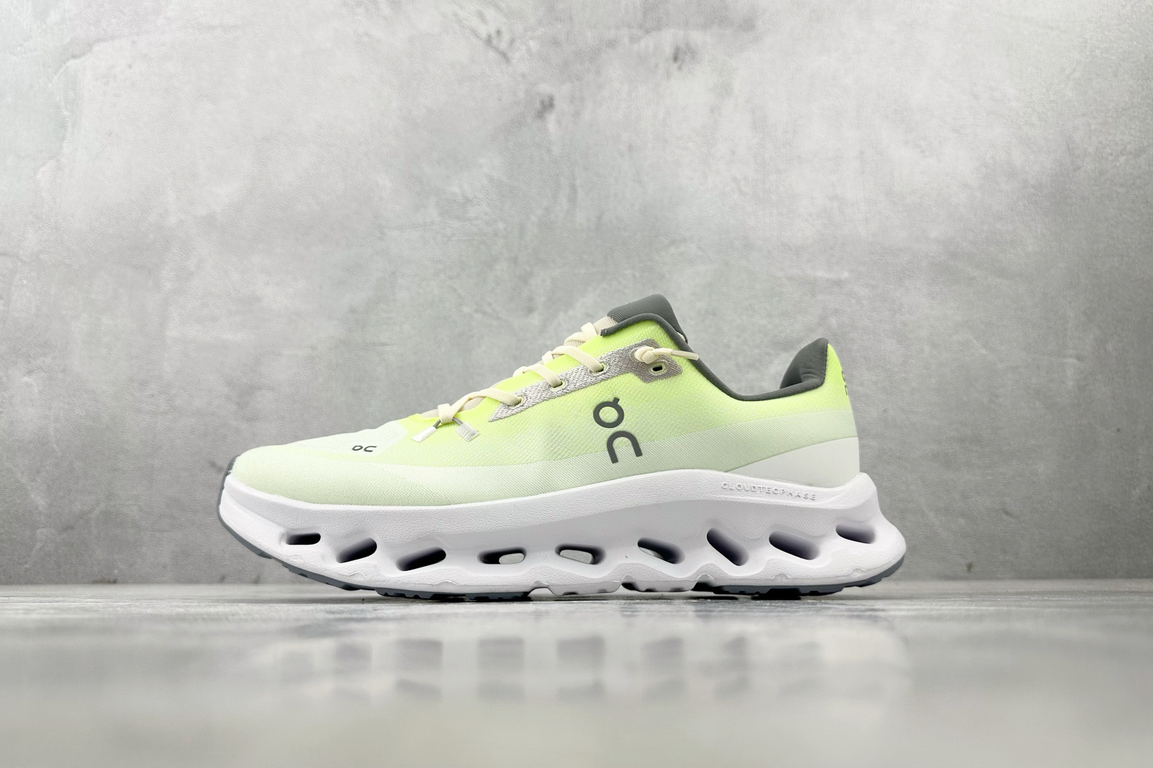 Basic Shoes L
