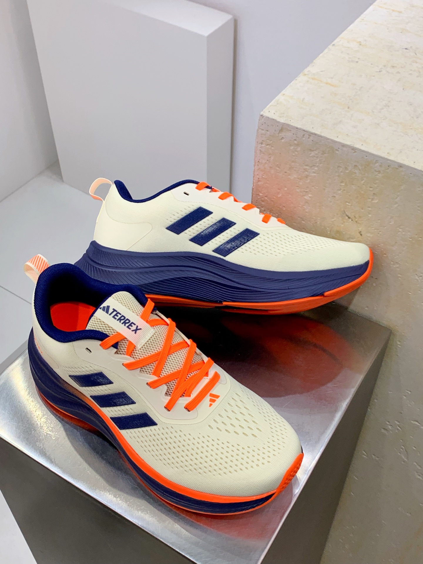 Adidas Sneakers