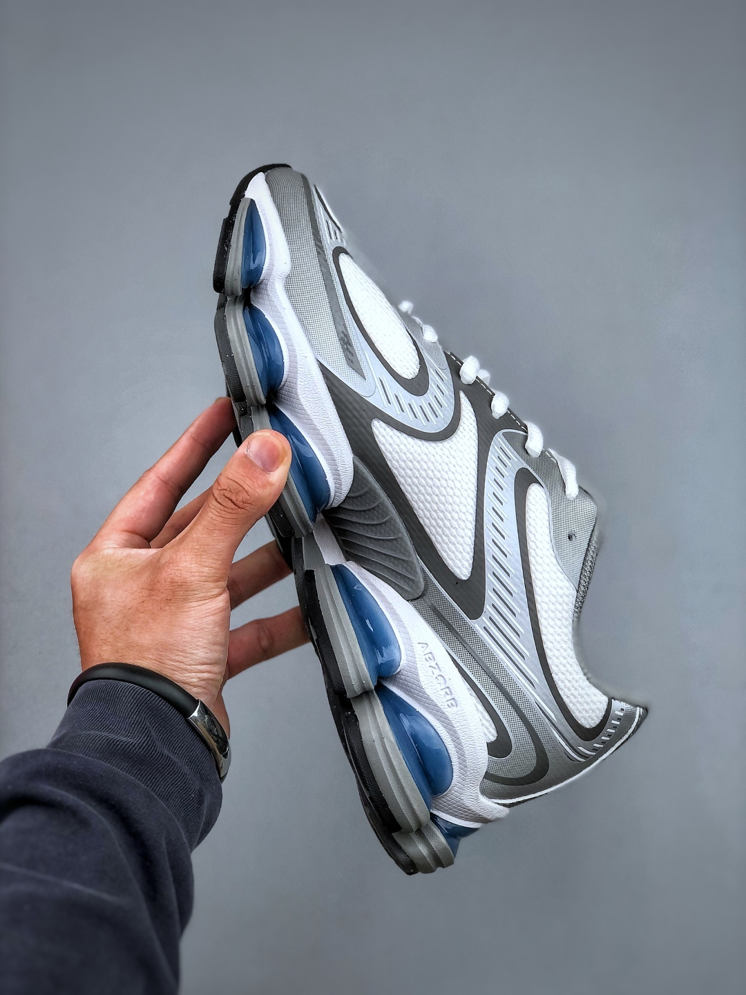 New Balance Sneakers L
