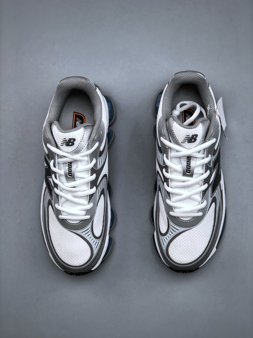 New Balance Sneakers L
