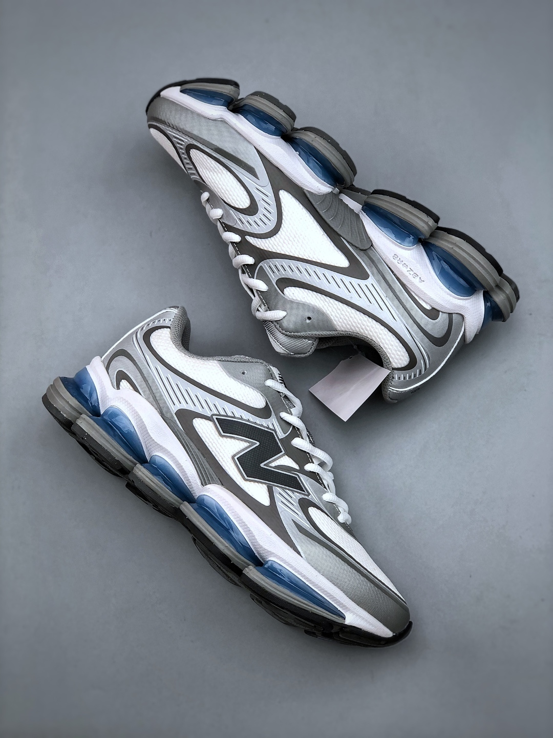New Balance Sneakers L