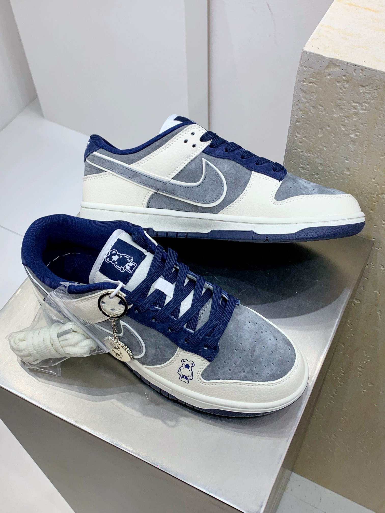 Nike Basic Shoes L-s