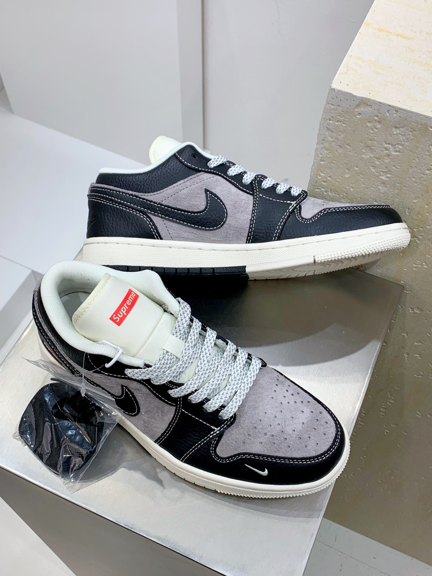 Jordan Nike Supreme Basic Shoes M-s