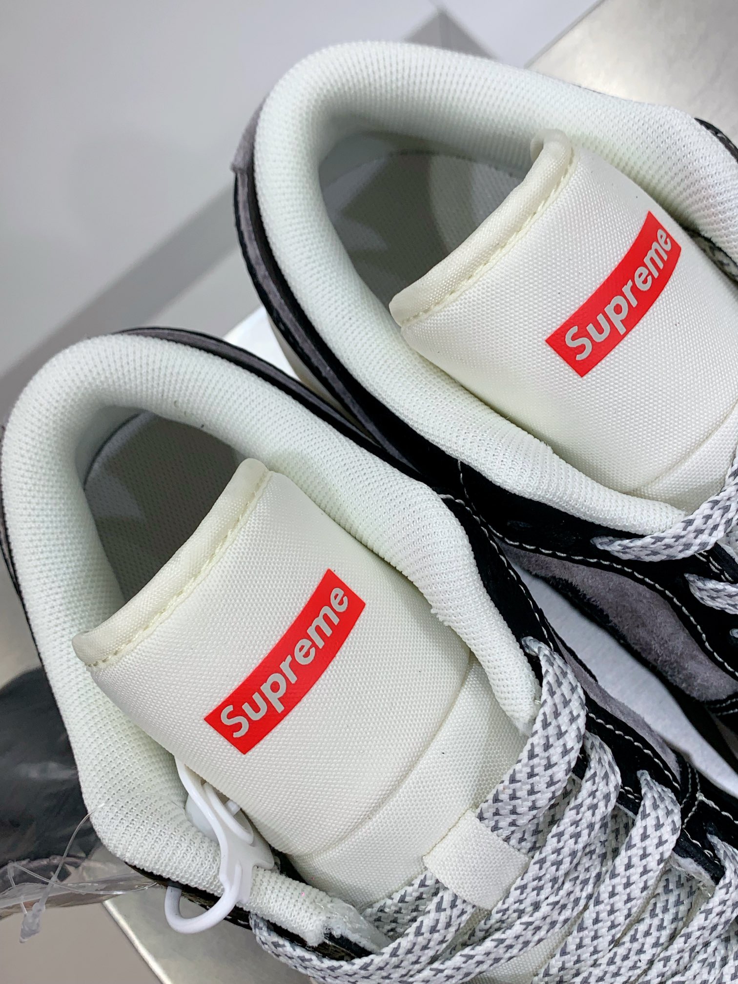 Jordan Nike Supreme Basic Shoes M-s