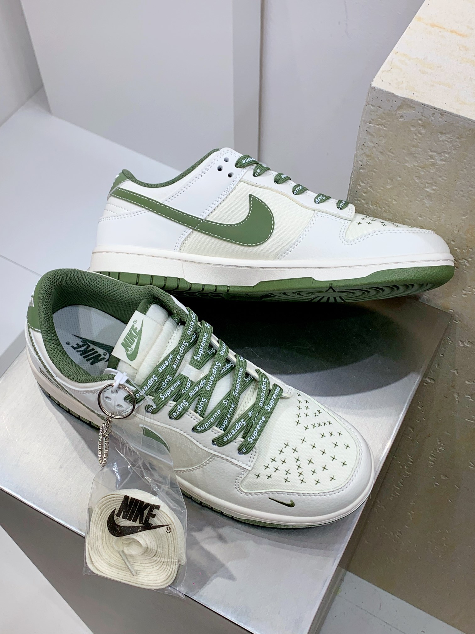 Nike Basic Shoes L-s