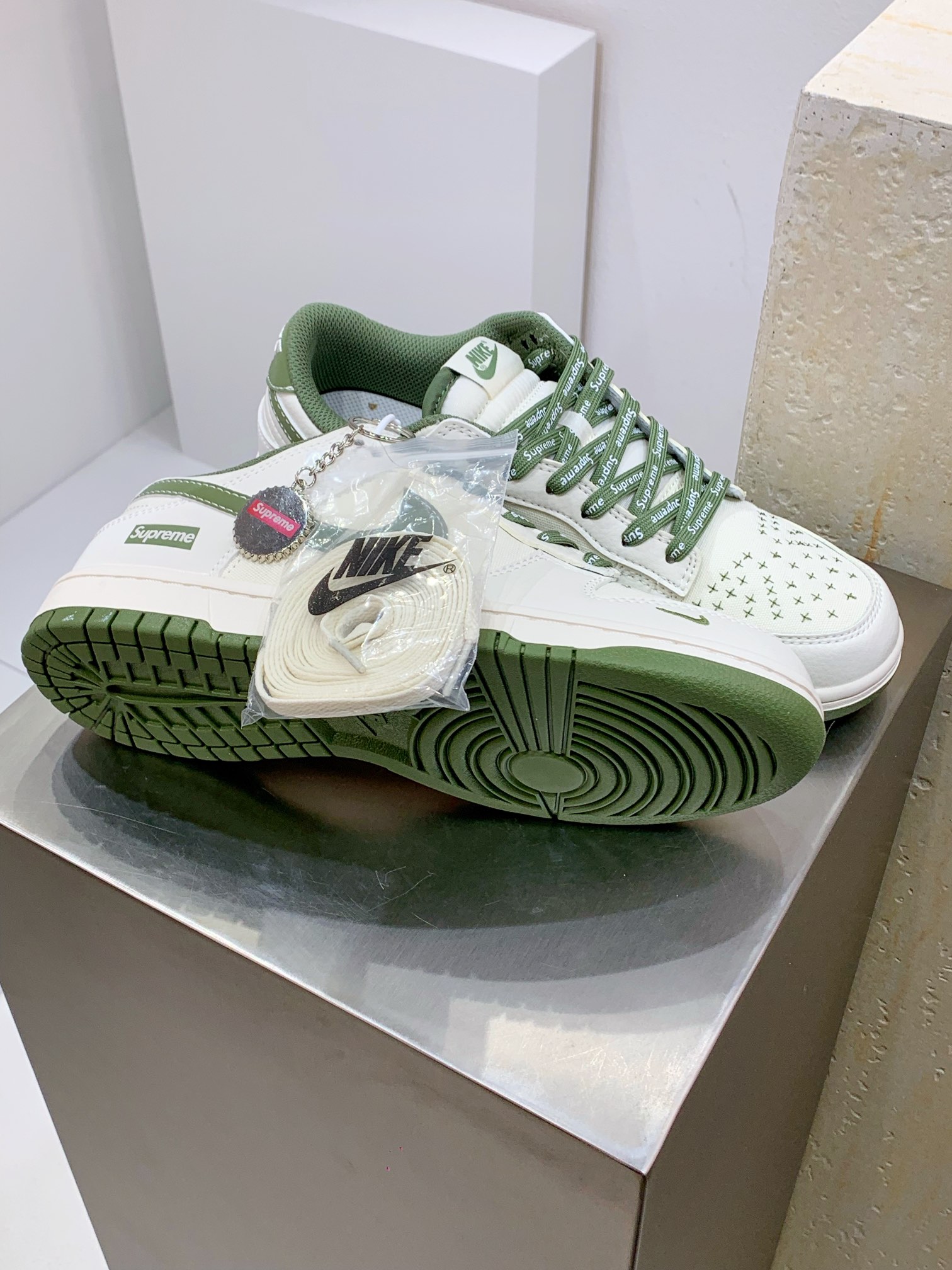 Nike Basic Shoes L-s