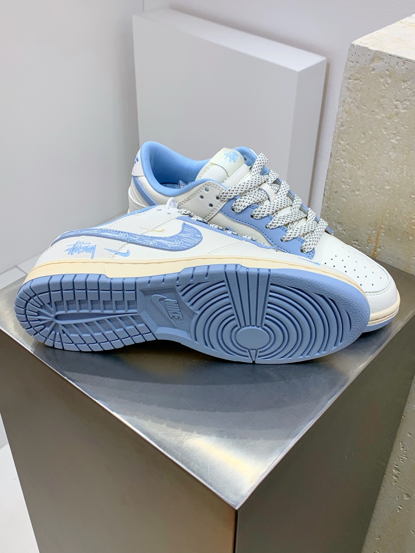 Nike Basic Shoes L-s