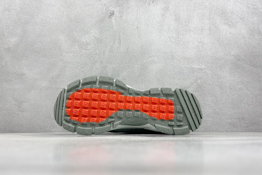 Running Shoes M