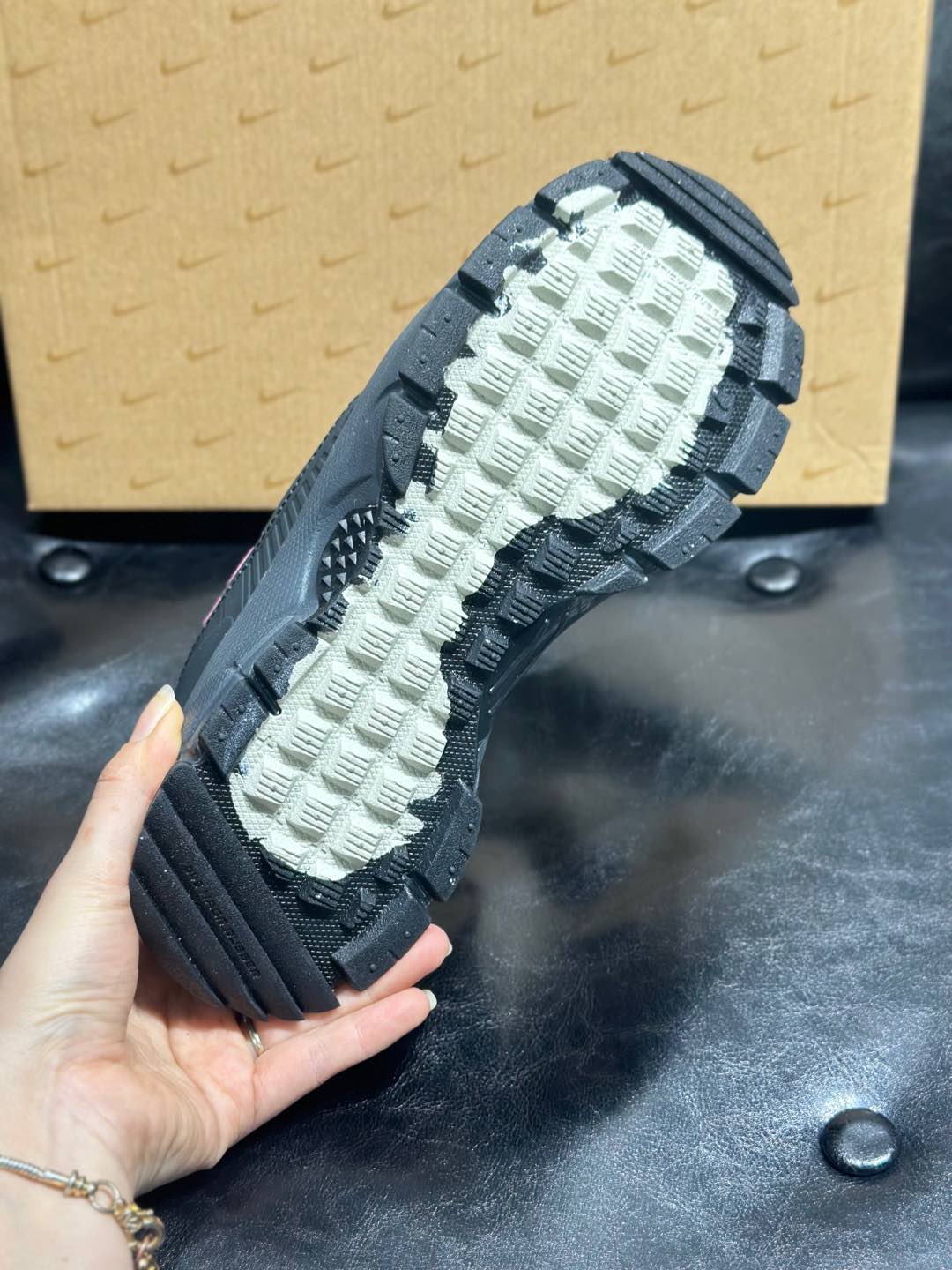 Running Shoes M