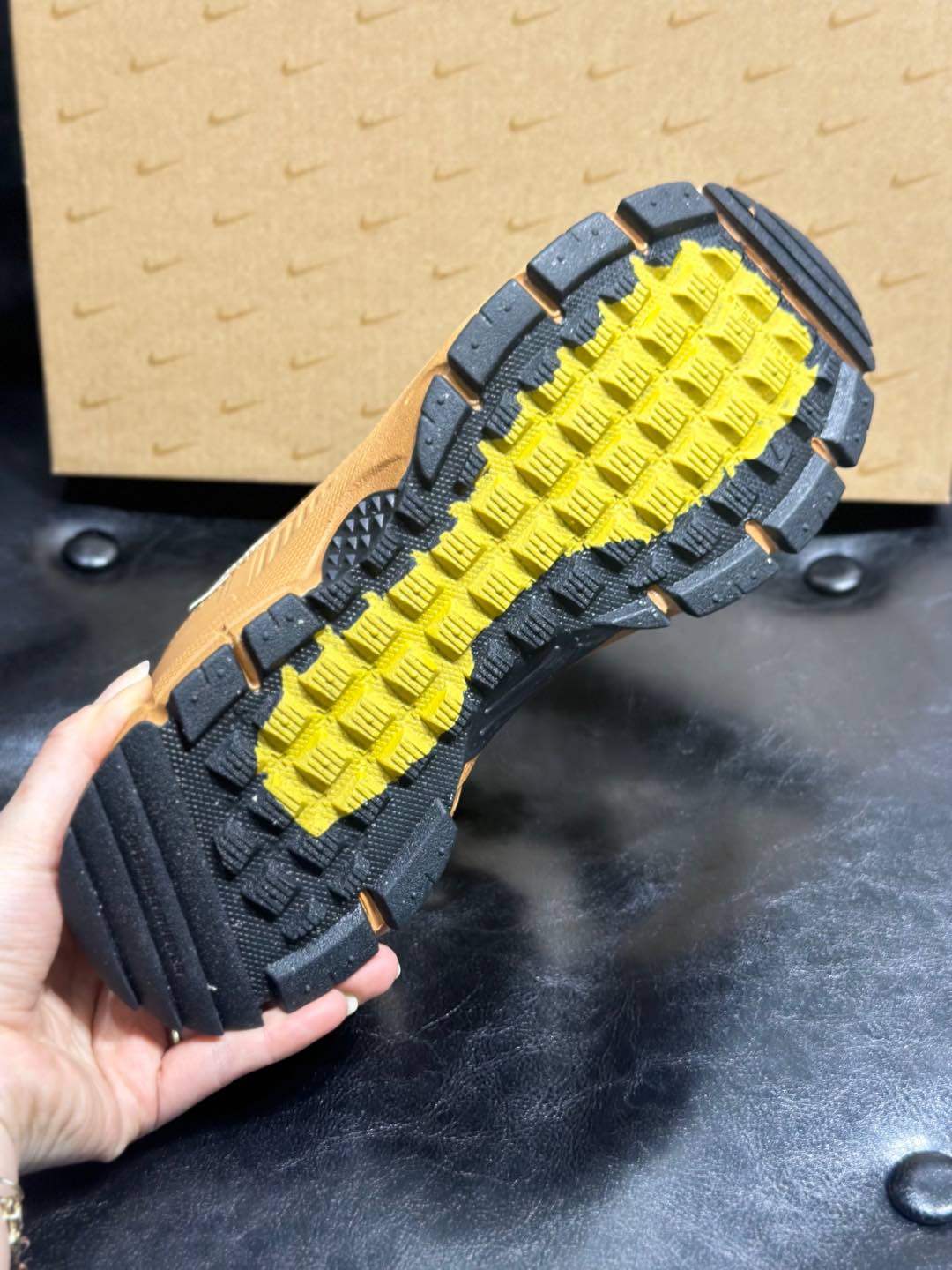Running Shoes M