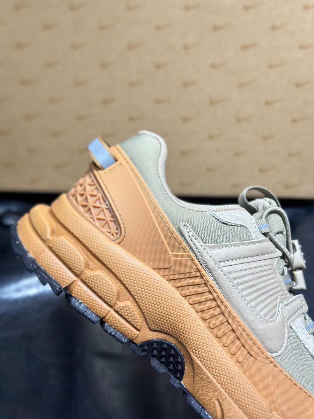 Running Shoes M