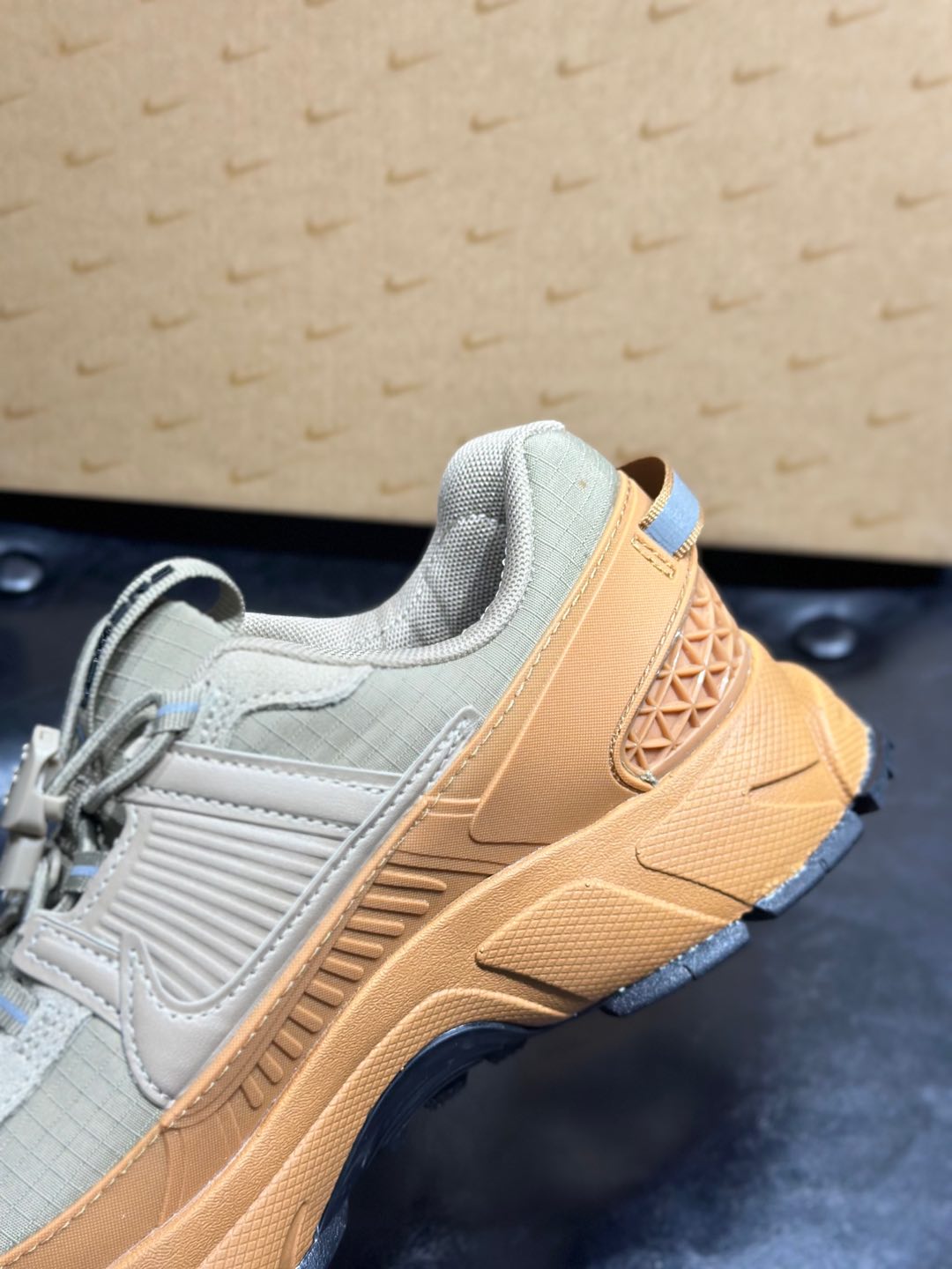Running Shoes M
