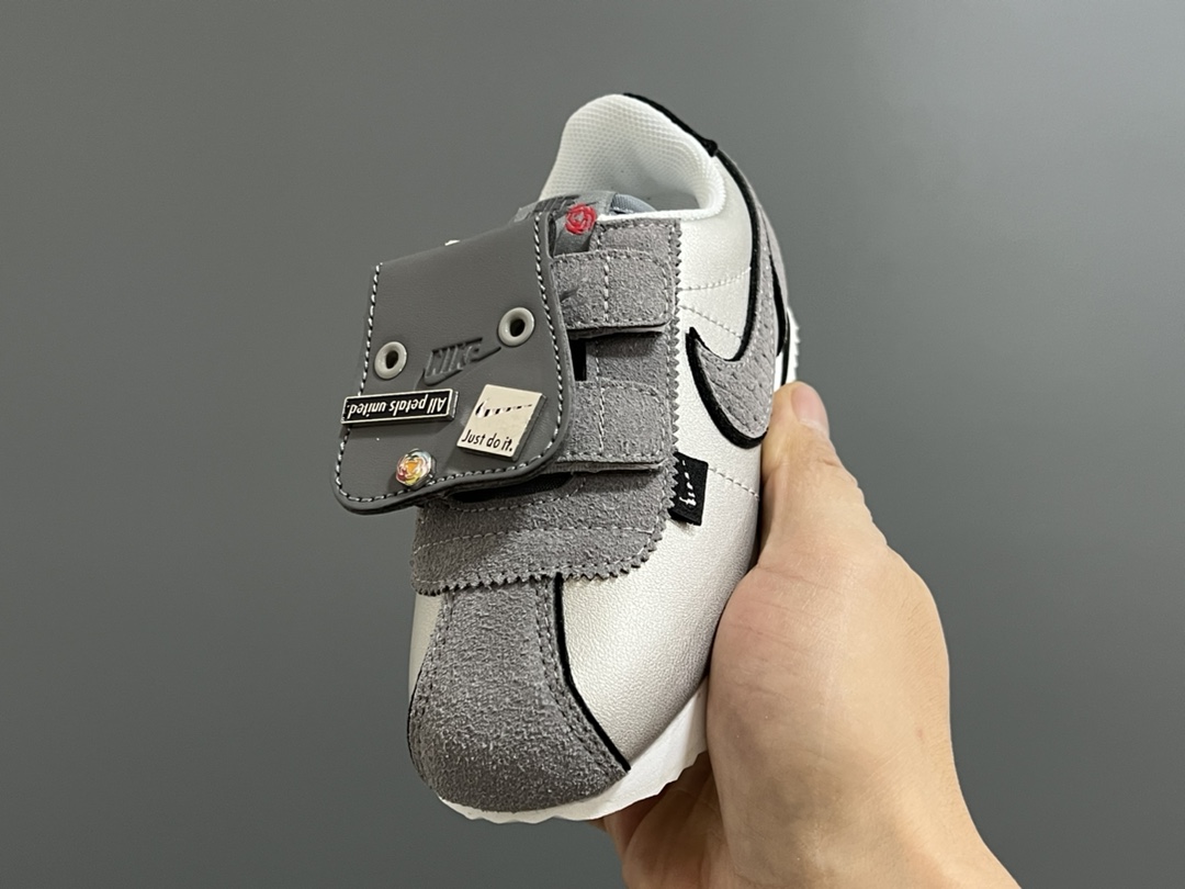 Sneakers 37