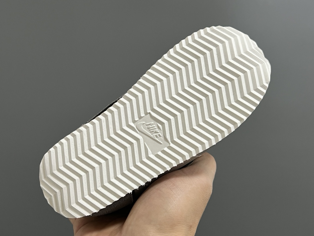 Sneakers 37