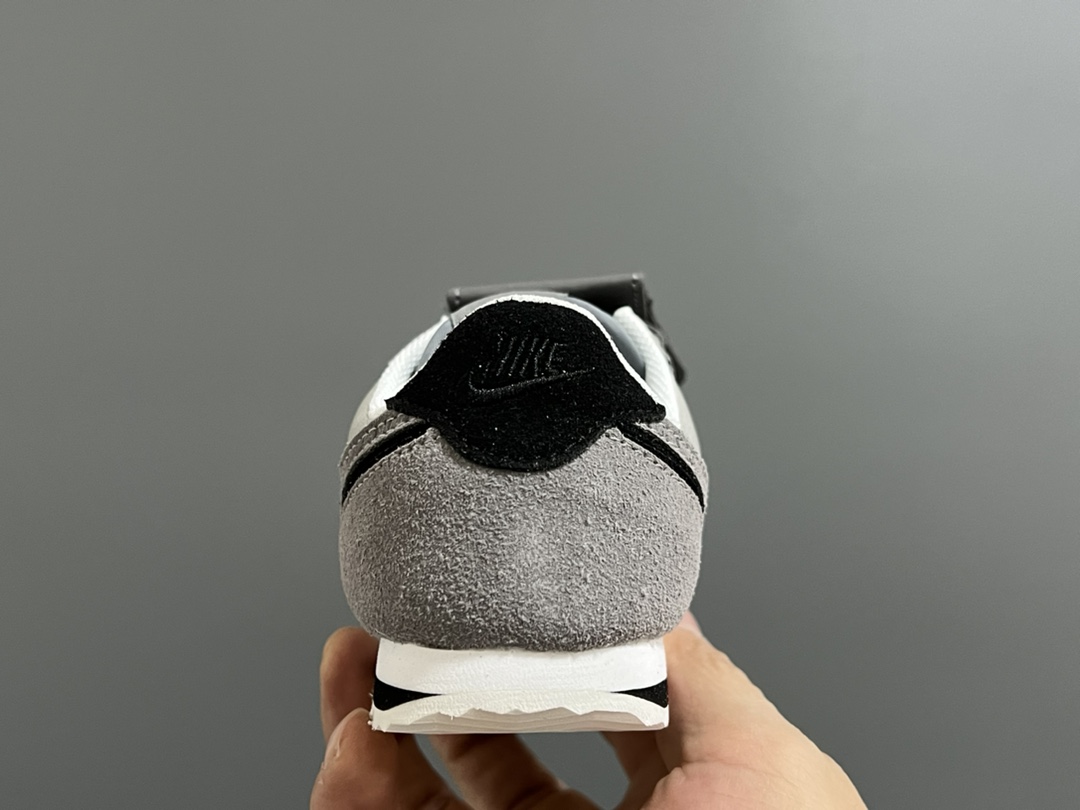 Sneakers 37