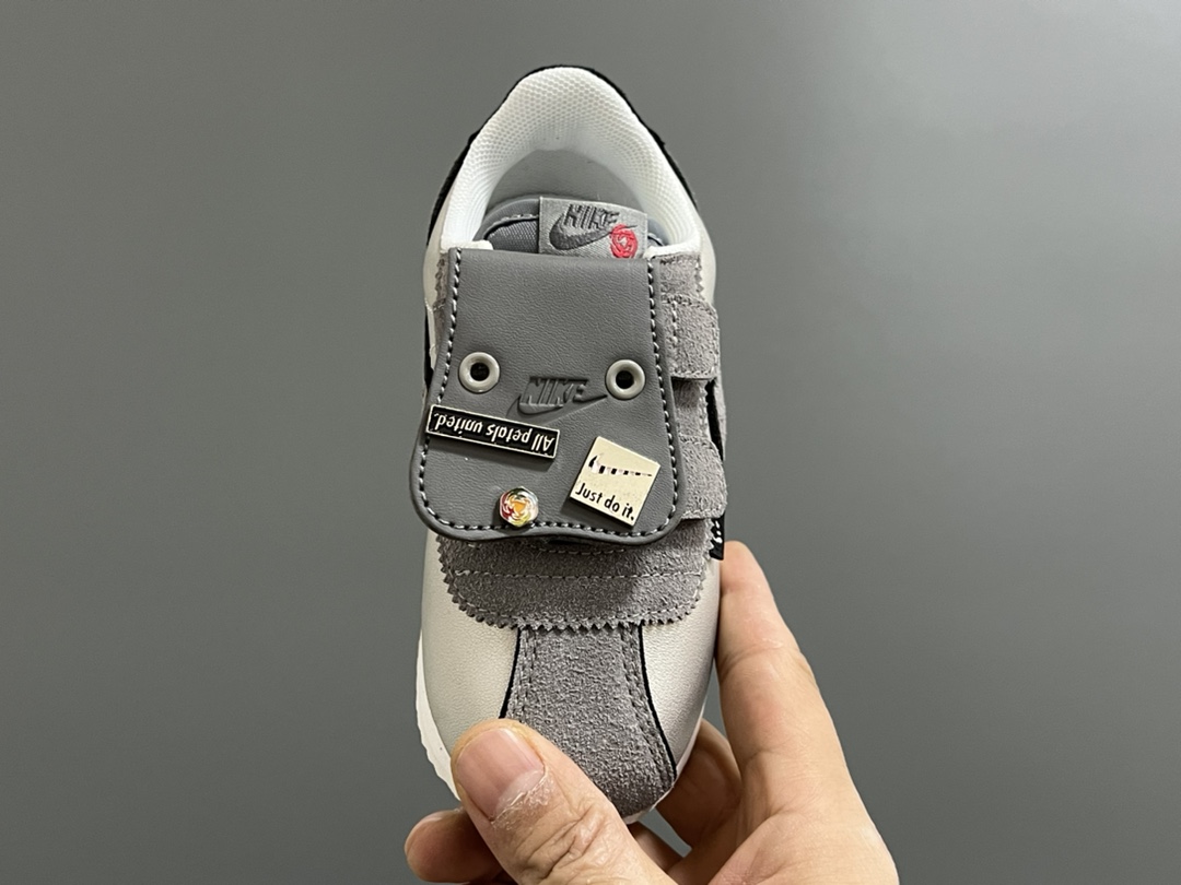 Sneakers 37