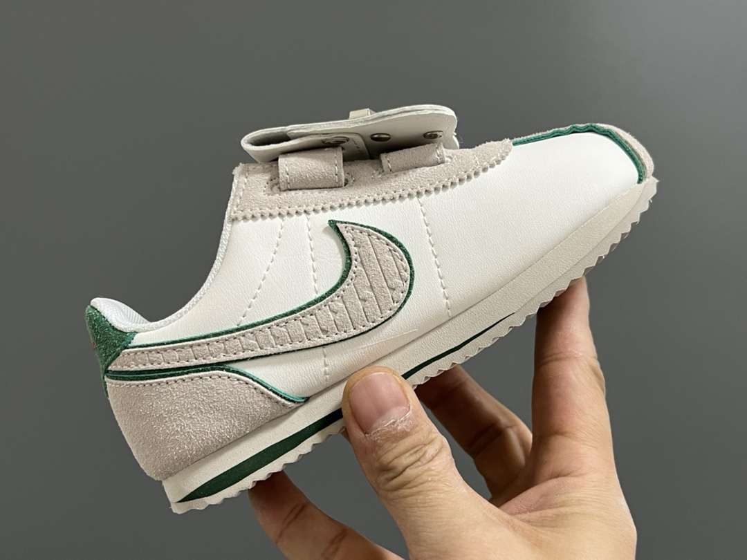 Sneakers 37