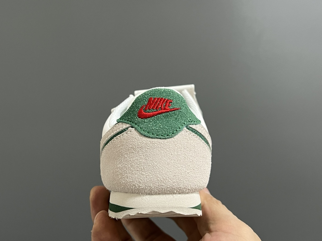 Sneakers 37