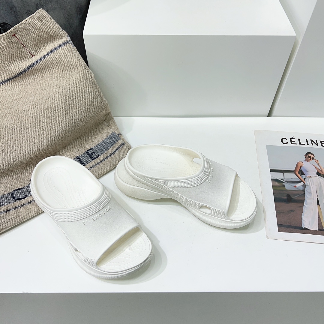 Balenciaga Female Slippers Breathable L