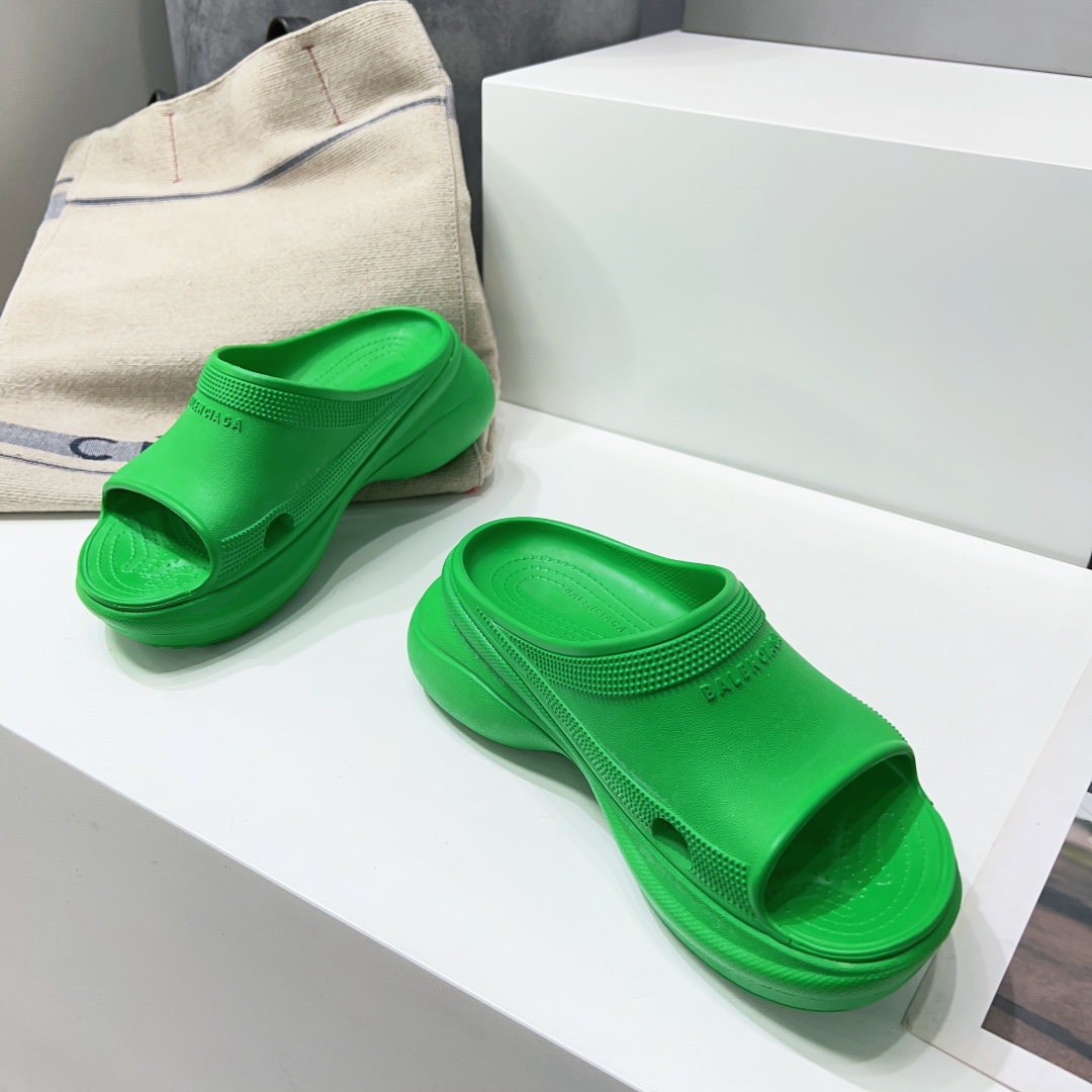 Balenciaga Female Slippers Breathable L