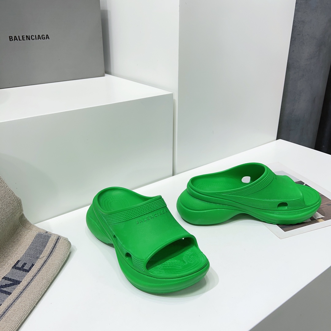Balenciaga Female Slippers Breathable L