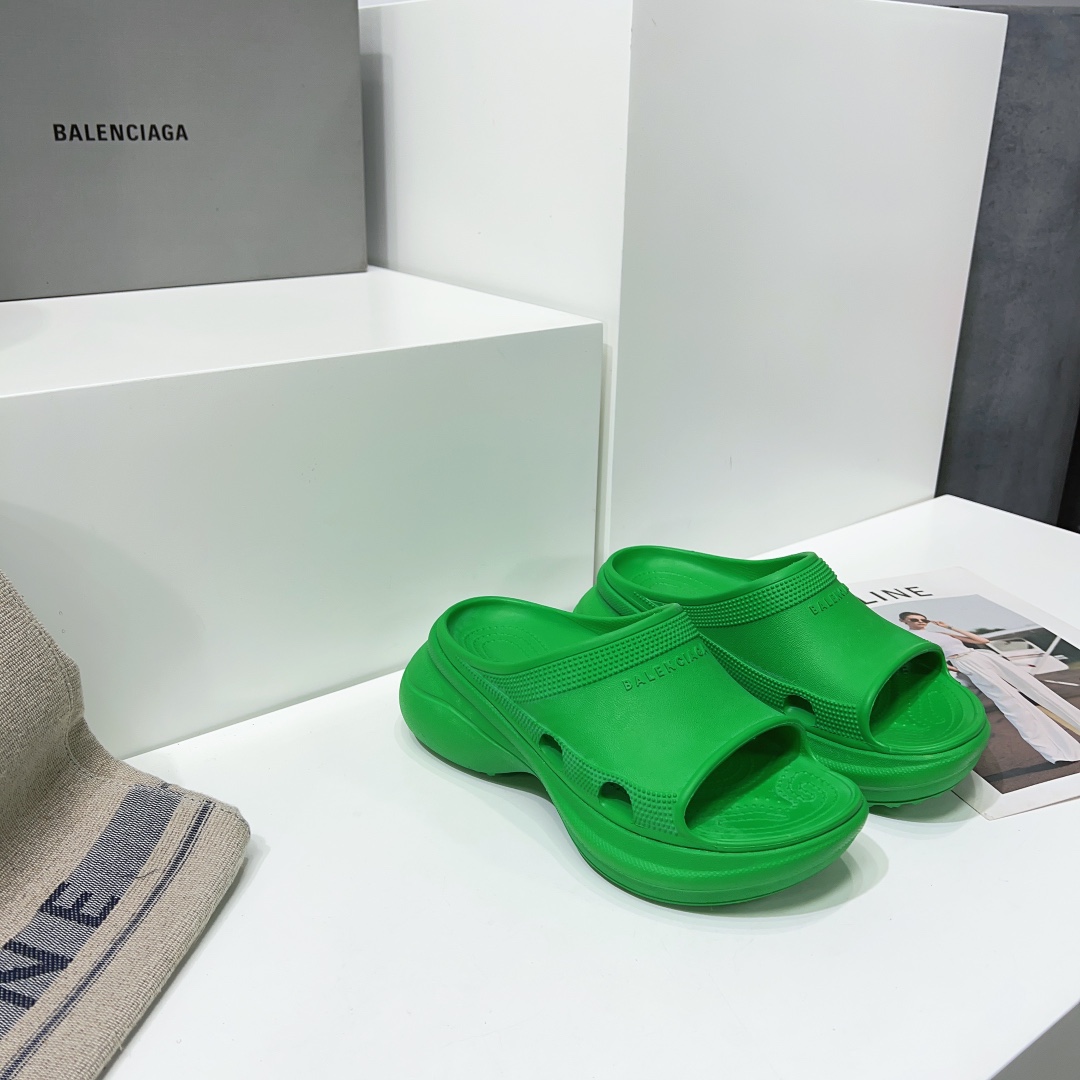 Balenciaga Female Slippers Breathable L