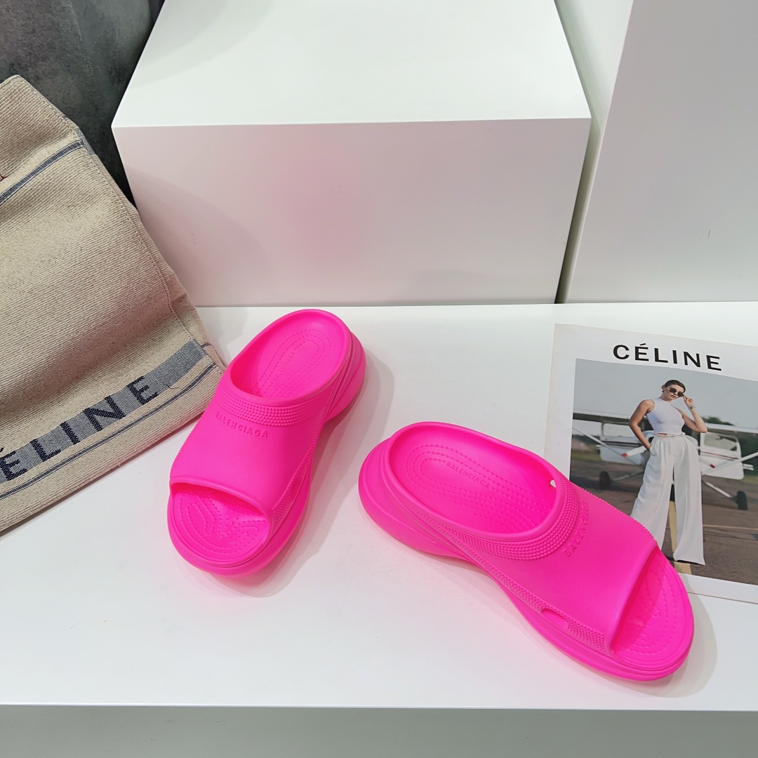 Balenciaga Female Slippers Breathable L