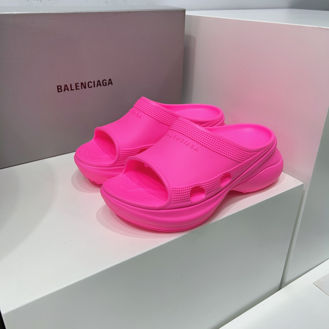 Balenciaga Female Slippers Breathable L