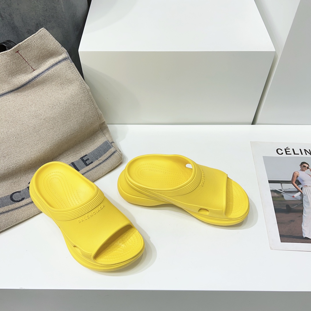 Balenciaga Female Slippers Breathable L