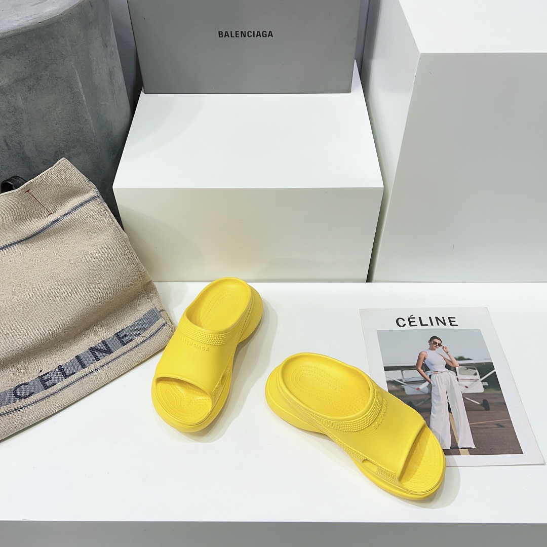 Balenciaga Female Slippers Breathable L