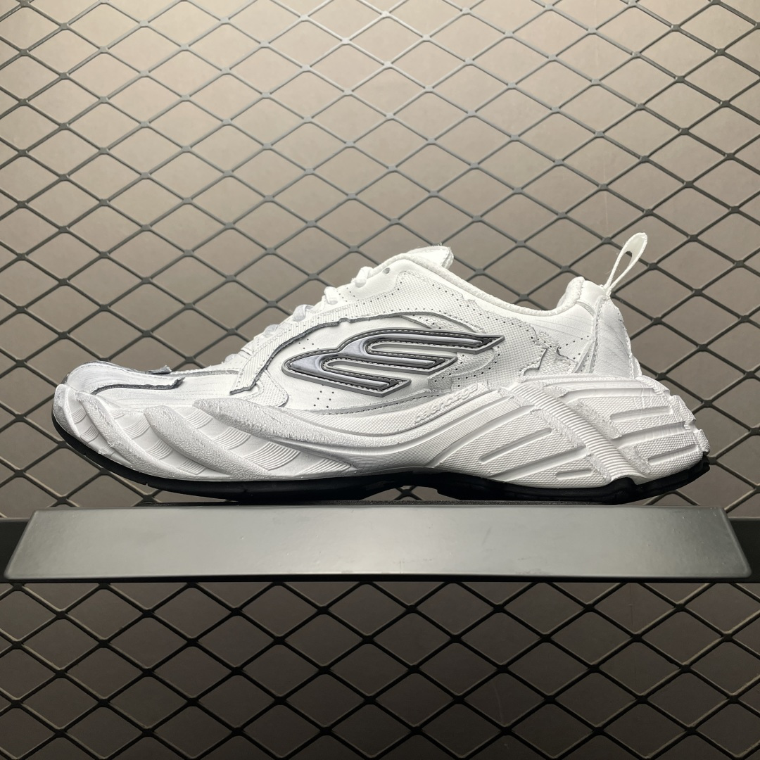 Sneakers M